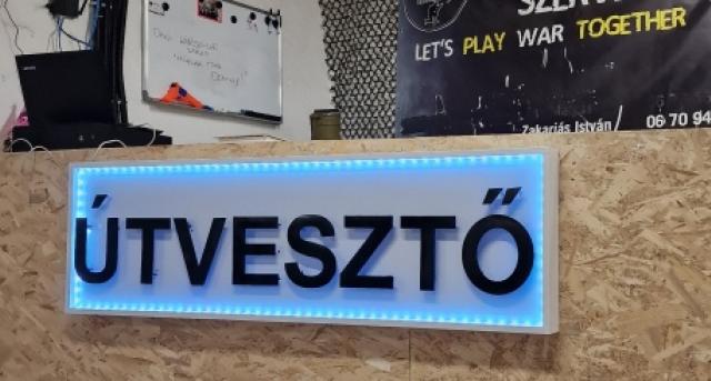 Airsoft Útvesztő pálya információs pult