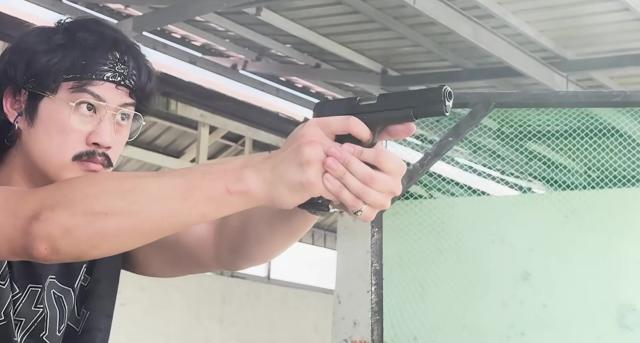 Az airsoft valóban felkészít az éles lőfegyverekre?