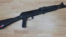 VFC AK105 GBBR: acélból épített, full autón tomboló gázos AK